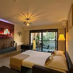 Superbe Climatise Avec Piscine, Terrasse Et Parking Prive - Proche Promenade Des Lejlighed