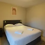 Superbe Climatise Avec Piscine, Terrasse Et Parking Prive - Proche Promenade Des * Nice
