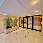 Superbe Climatise Avec Piscine, Terrasse Et Parking Prive - Proche Promenade Des Daire