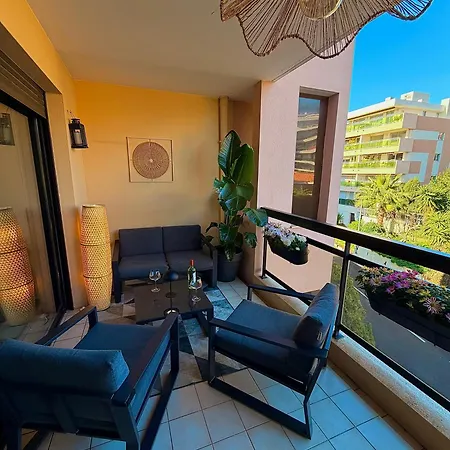 Superbe Climatise Avec Piscine, Terrasse Et Parking Prive - Proche Promenade Des דירה *