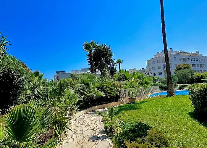Moderne Climatise Avec Piscine, Terrasse Et Parking - Proche Promenade Des