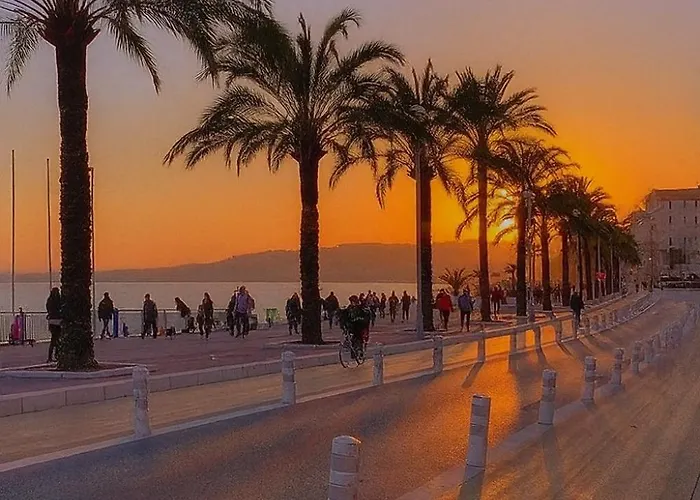 Moderne Climatise Avec Piscine, Terrasse Et Parking - Proche Promenade Des Apartament Nicea