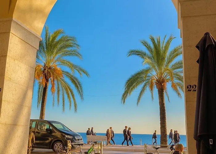 Moderne Climatise Avec Piscine, Terrasse Et Parking - Proche Promenade Des *